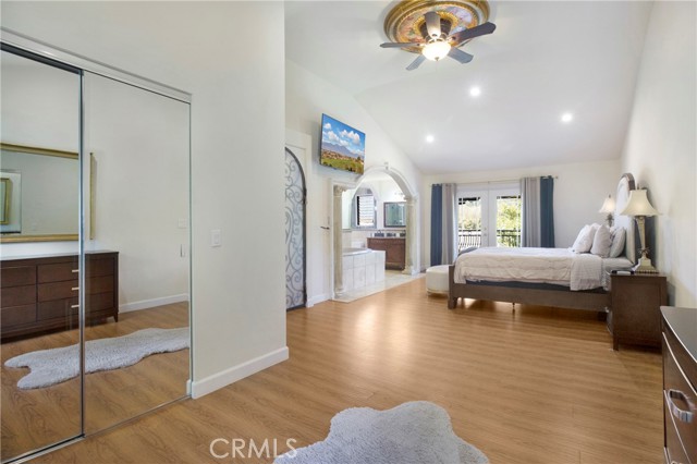 MLS #OC25232458 img 12