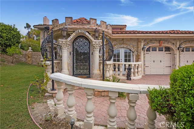 MLS #OC25232458 img 2