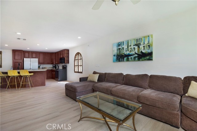 MLS #OC25232458 img 8