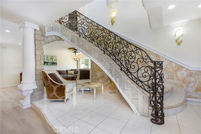 MLS #OC25232458 img 9