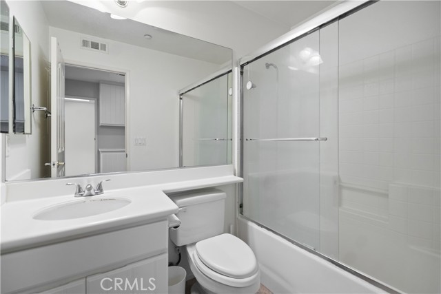 MLS #OC25232482 image #17