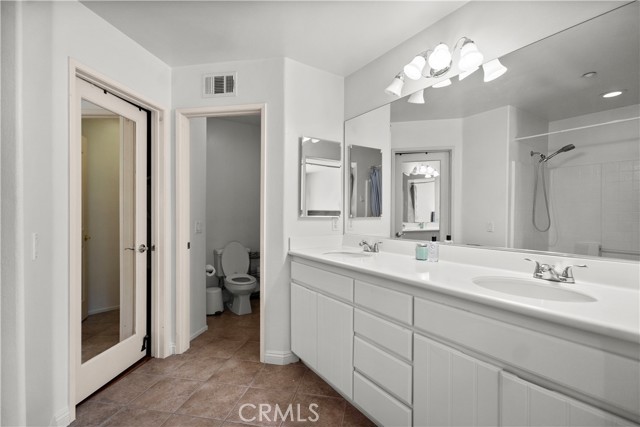 MLS #OC25232482 image #24