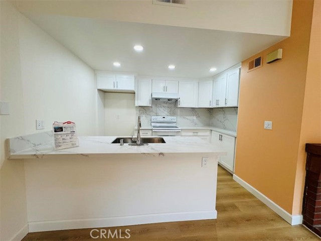 MLS #OC25232487 image #5