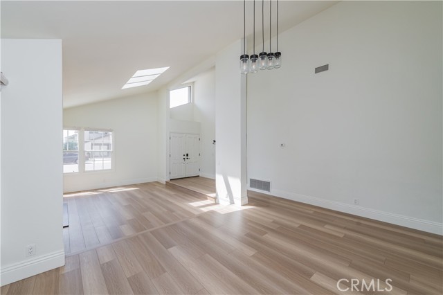 MLS #OC25232495 image #10