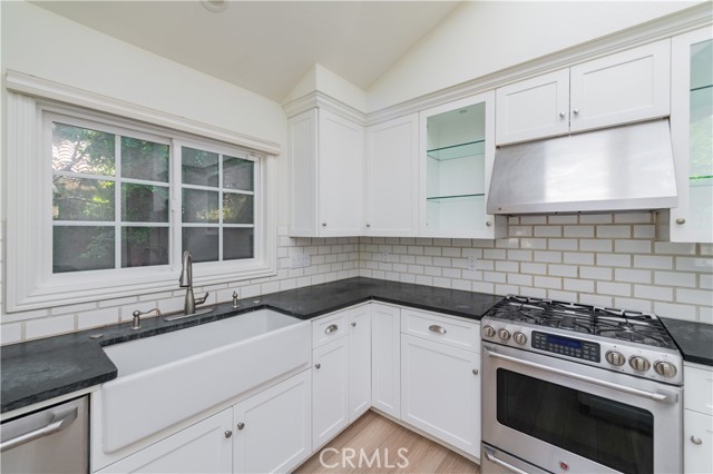 MLS #OC25232495 image #15