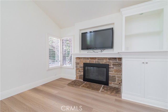 MLS #OC25232495 image #17