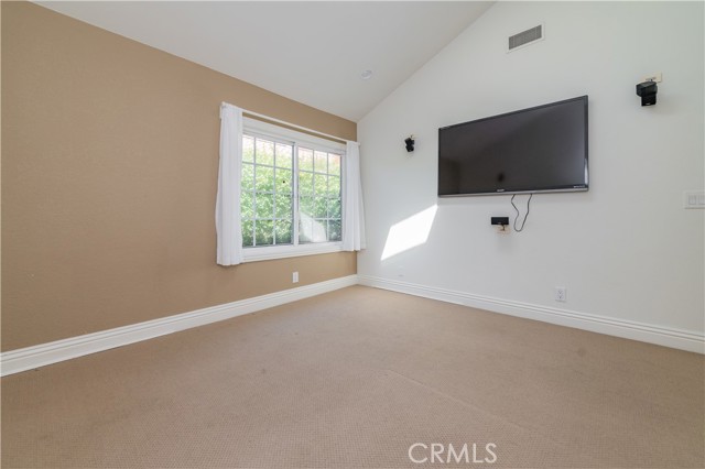 MLS #OC25232495 image #9