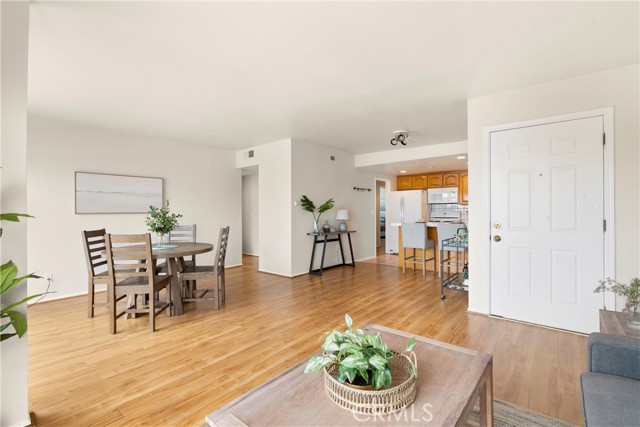 MLS #OC25232552 image #27