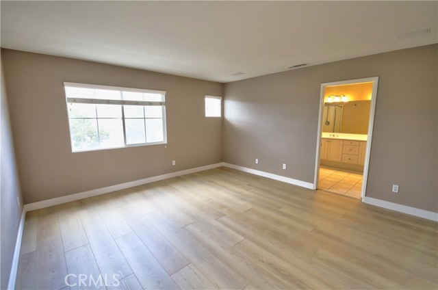 MLS #OC25232555 image #10