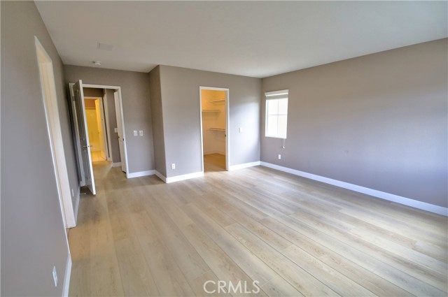 MLS #OC25232555 image #9