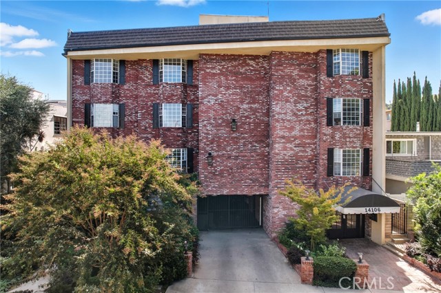 MLS #OC25232660 image #1