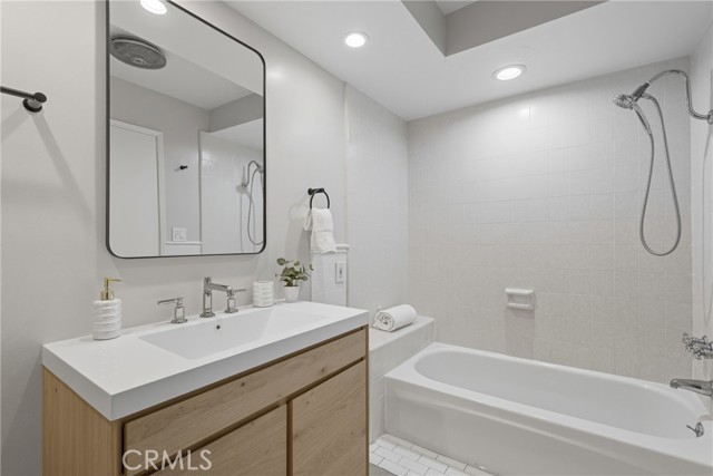 MLS #OC25232660 image #13