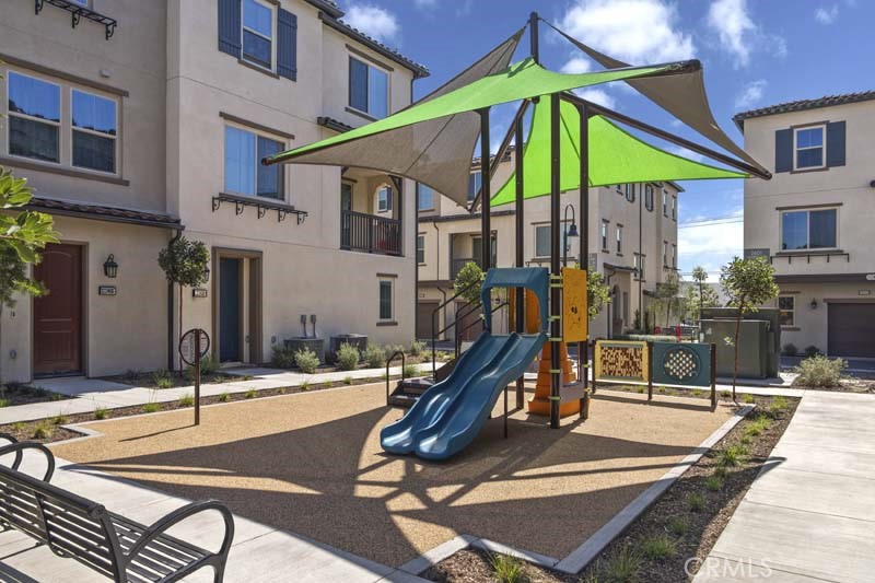 MLS #OC25232683 image #16