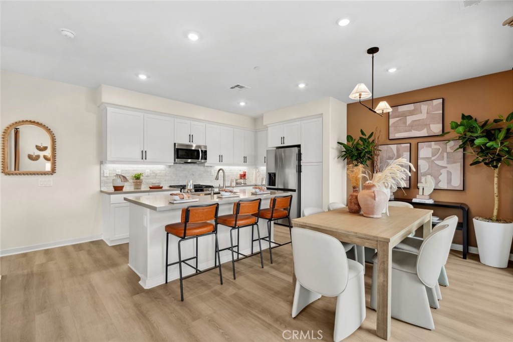 MLS #OC25232683 image #4