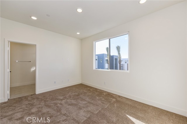 MLS #OC25232726 image #4