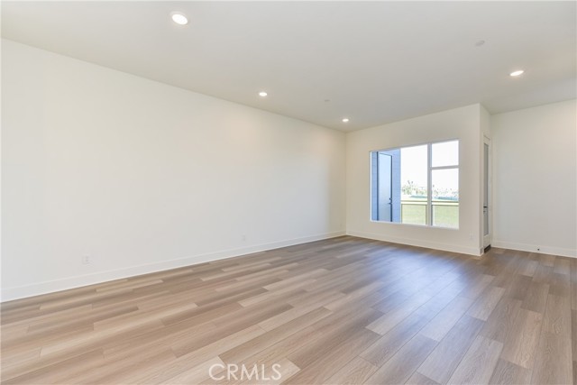 MLS #OC25232726 image #9