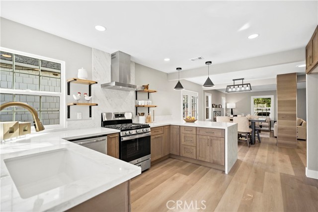 MLS #OC25232738 image #0