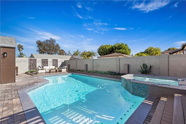 MLS #OC25232738 image #1