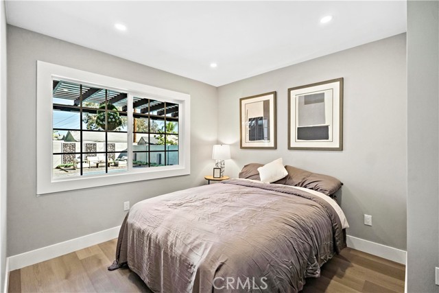 MLS #OC25232738 image #16