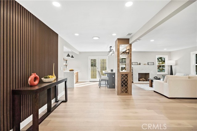 MLS #OC25232738 image #2