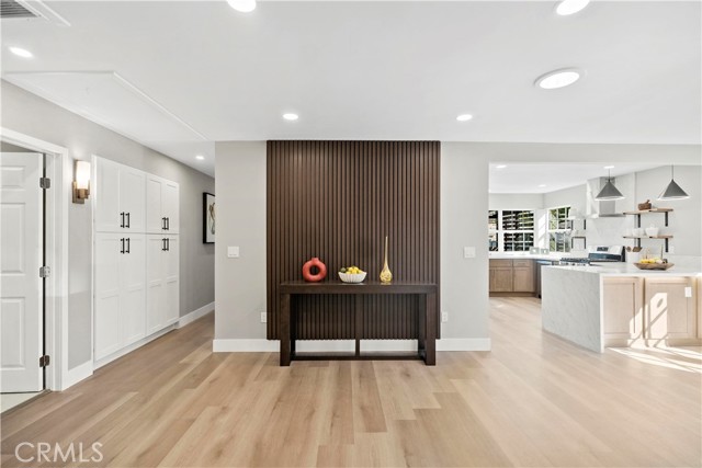 MLS #OC25232738 image #4