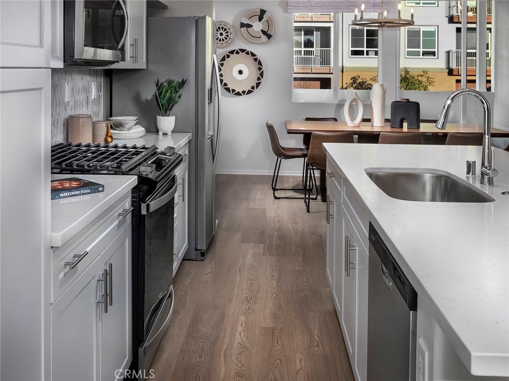 MLS #OC25232825 image #8