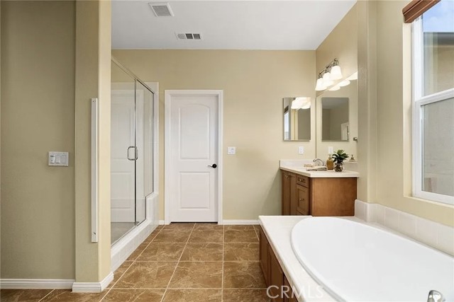 MLS #OC25232843 image #11