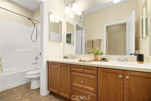 MLS #OC25232843 image #15