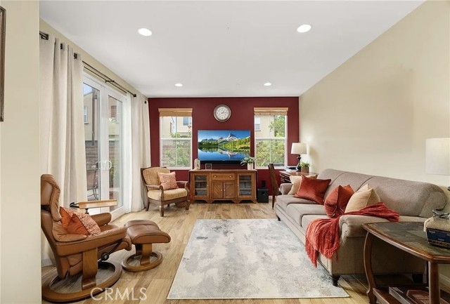 MLS #OC25232843 image #5