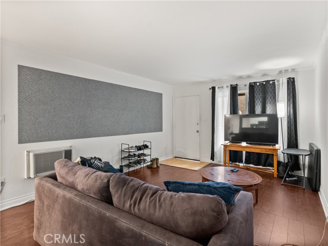 MLS #OC25232856 image #1