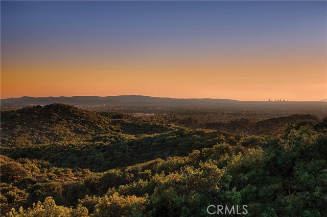 MLS #OC25232871 image #1