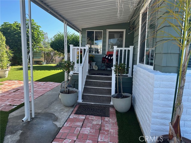 MLS #OC25232945 image #1