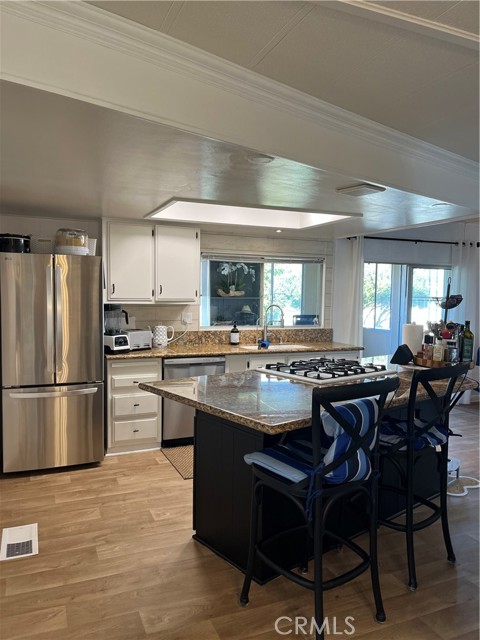 MLS #OC25232945 image #4