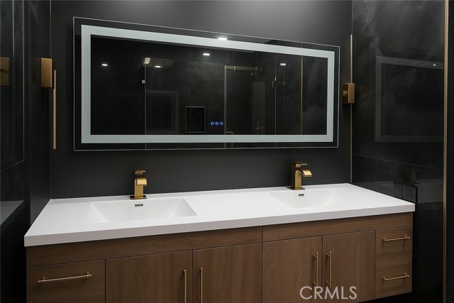 MLS #OC25232949 image #18