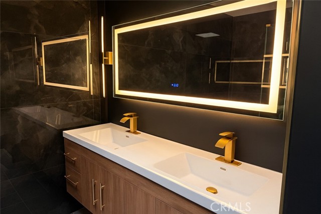 MLS #OC25232949 image #19