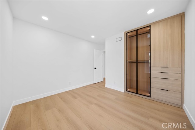 MLS #OC25232956 image #27