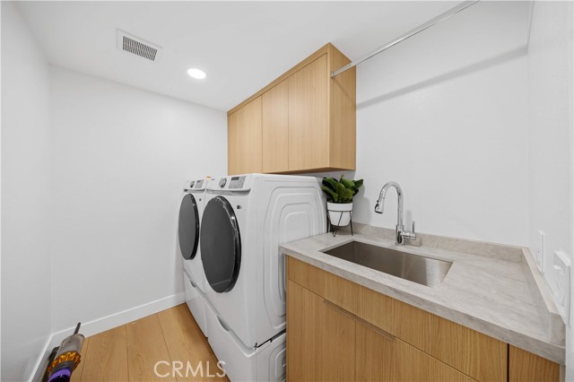 MLS #OC25232956 image #30