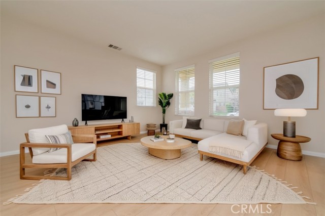 MLS #OC25232972 image #1