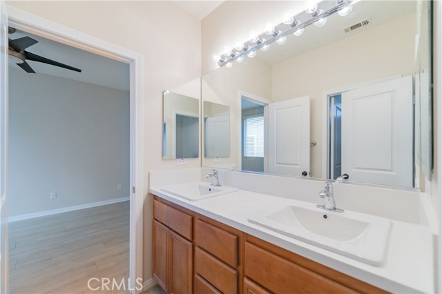 MLS #OC25232972 image #17