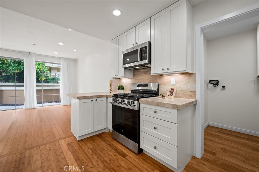 MLS #OC25233013 image #11