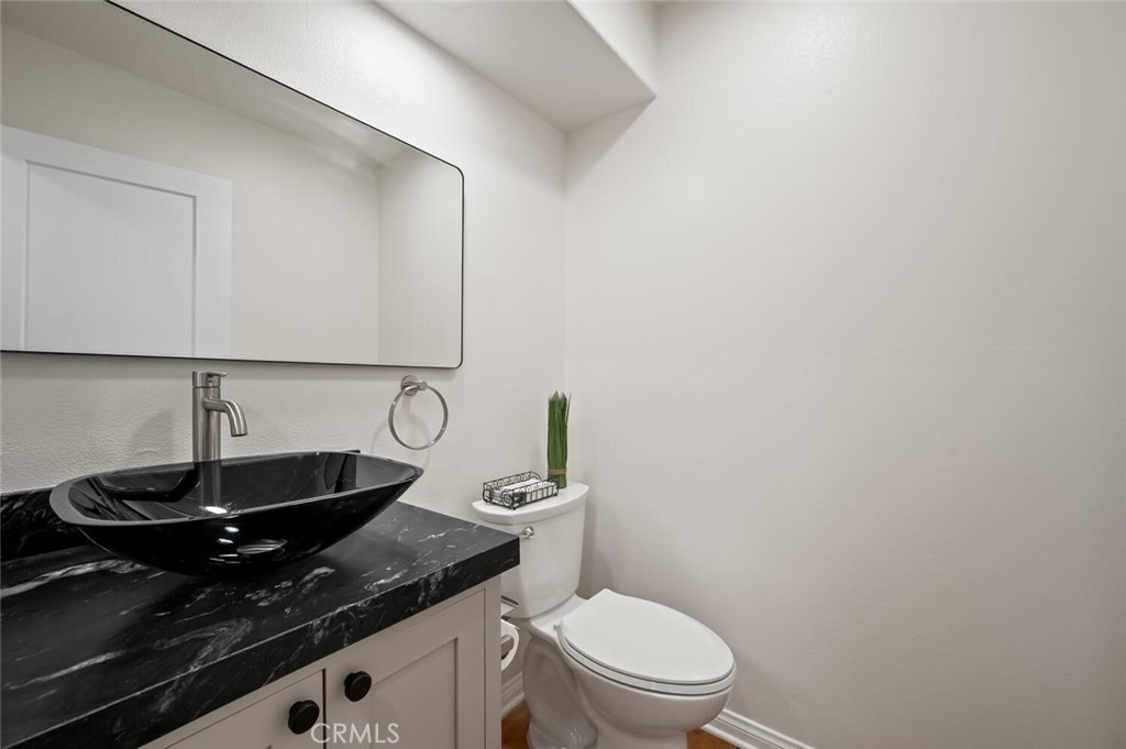 MLS #OC25233013 image #13