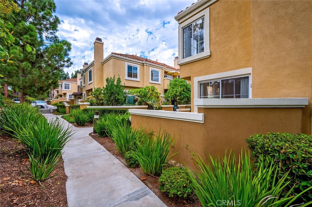 MLS #OC25233013 image #31