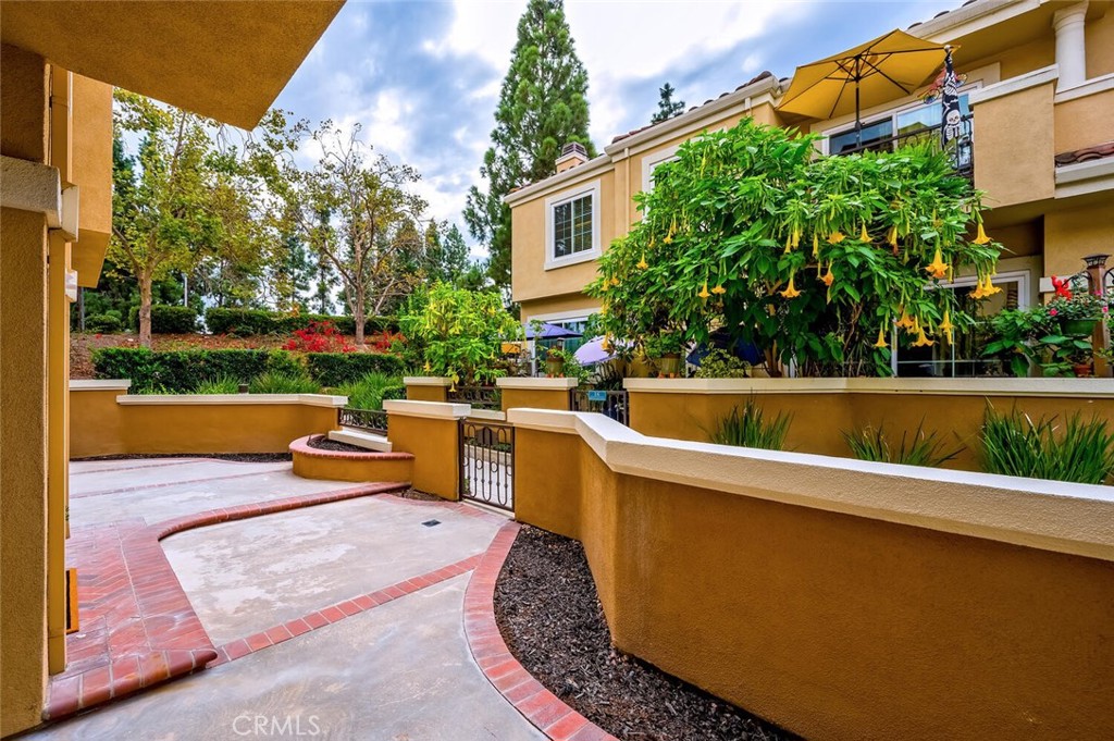 MLS #OC25233013 image #32