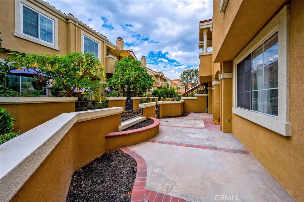 MLS #OC25233013 image #34