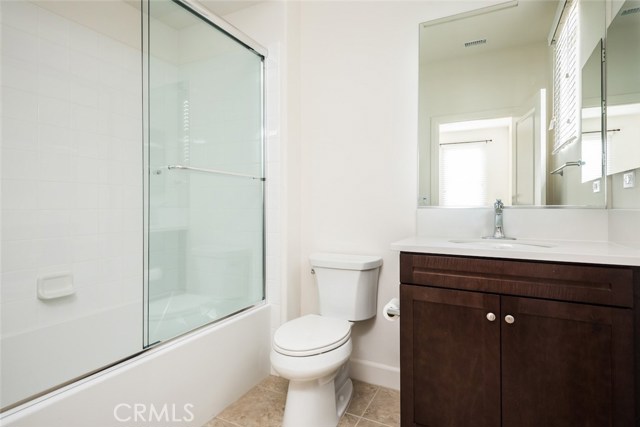 MLS #OC25233058 image #16