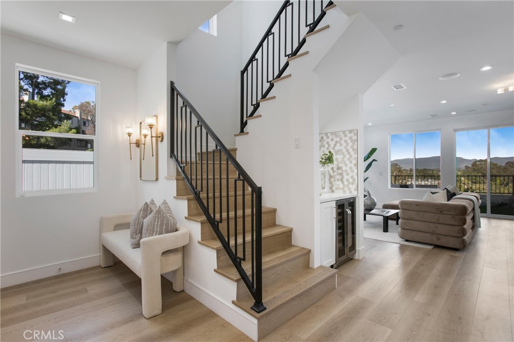 MLS #OC25233088 image #1