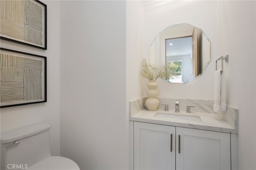 MLS #OC25233088 image #16