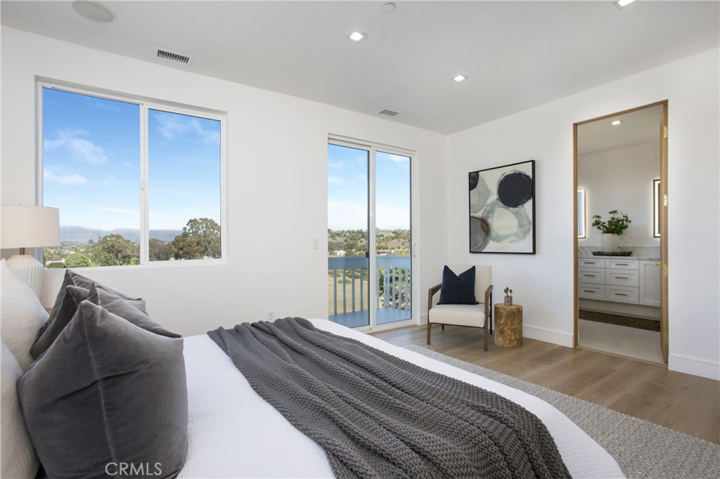 MLS #OC25233088 image #21