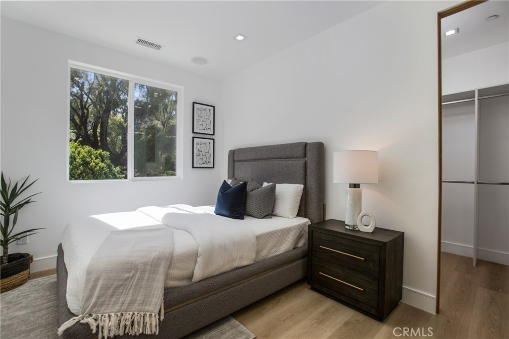 MLS #OC25233088 image #28