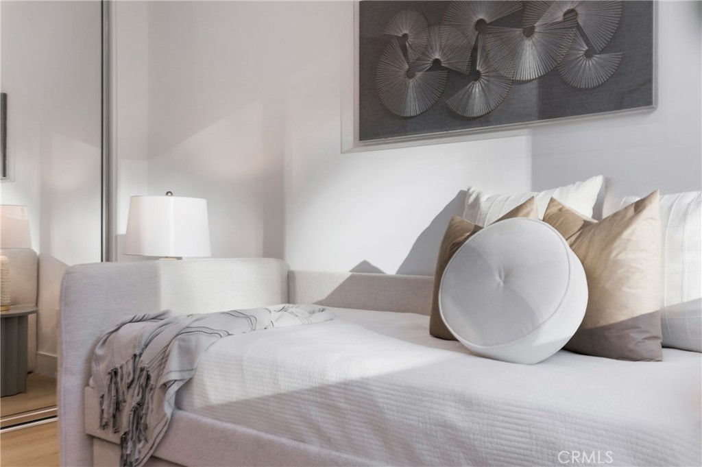 MLS #OC25233088 image #31